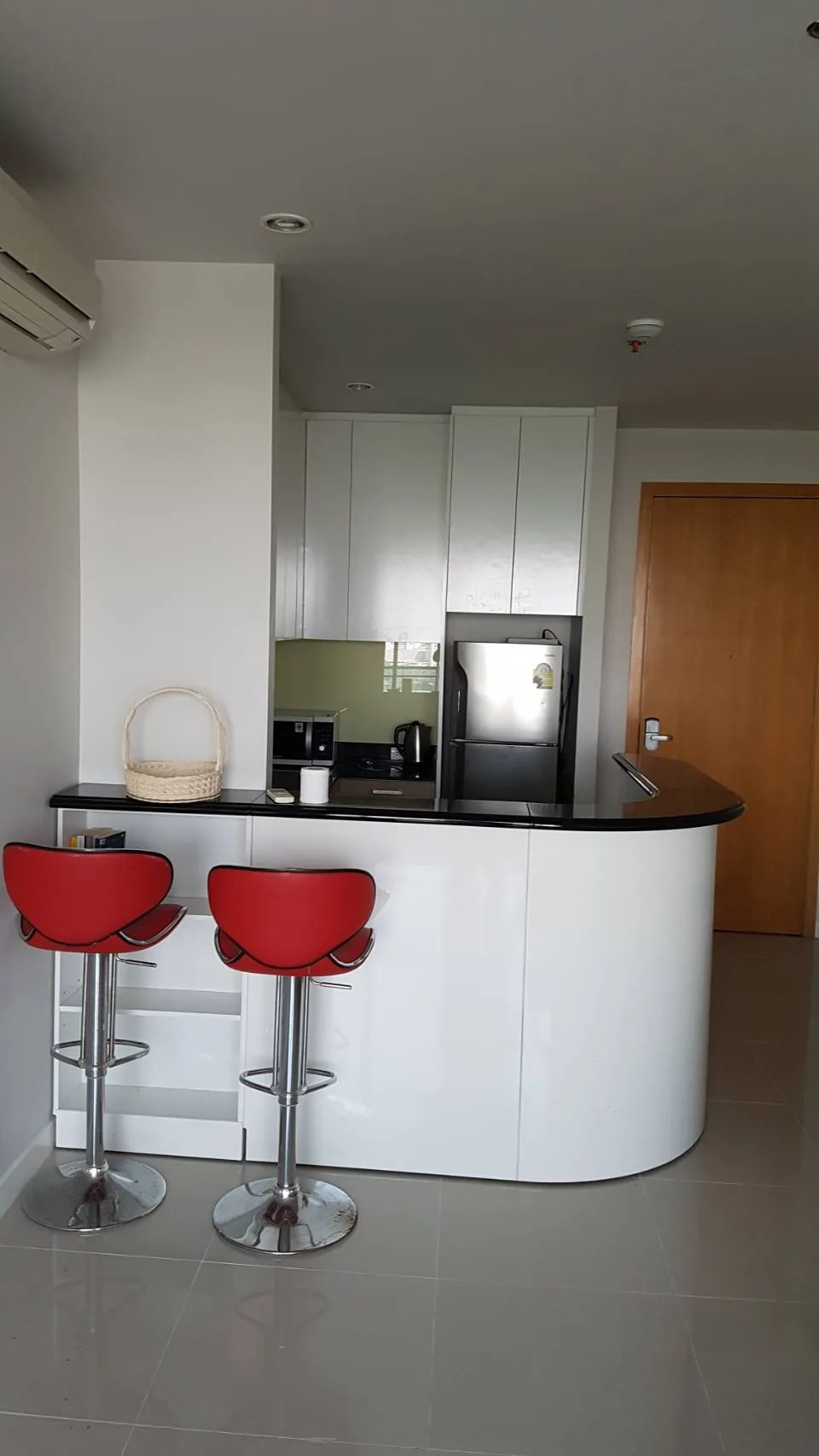 Circle Condominium — photo 3