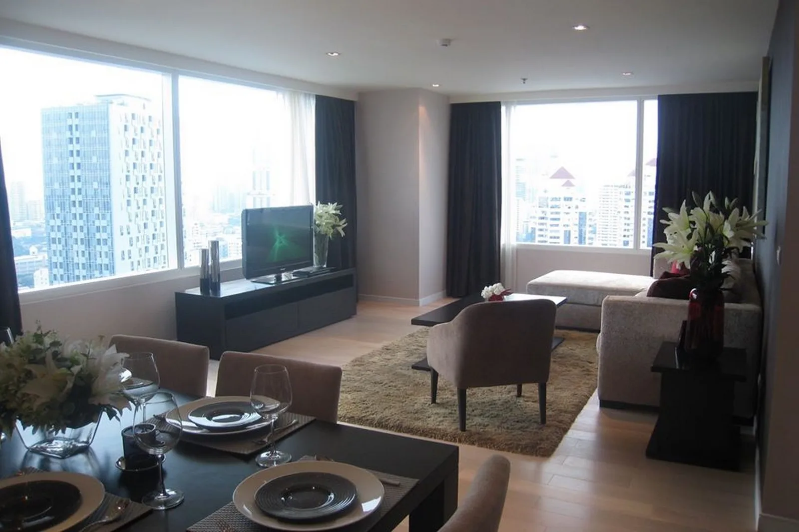 Eight Thonglor Residence — photo 1
