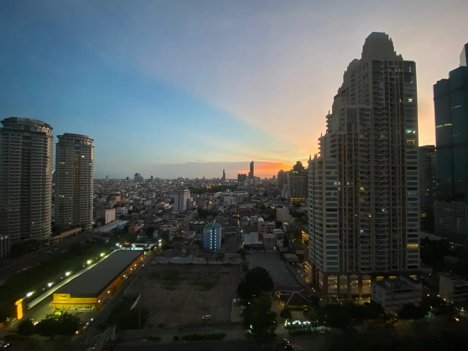Rhythm Sathorn - Narathiwas — photo 9