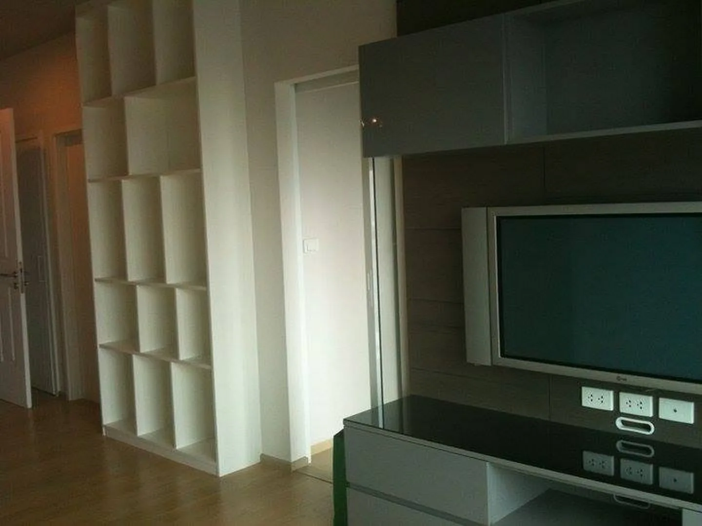 Hive Sathorn — photo 3