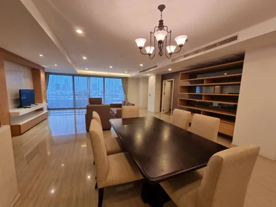 Charoenjai Place
