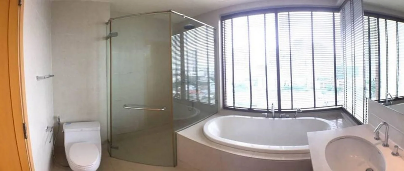 Urbano Absolute Sathon - Taksin — photo 13