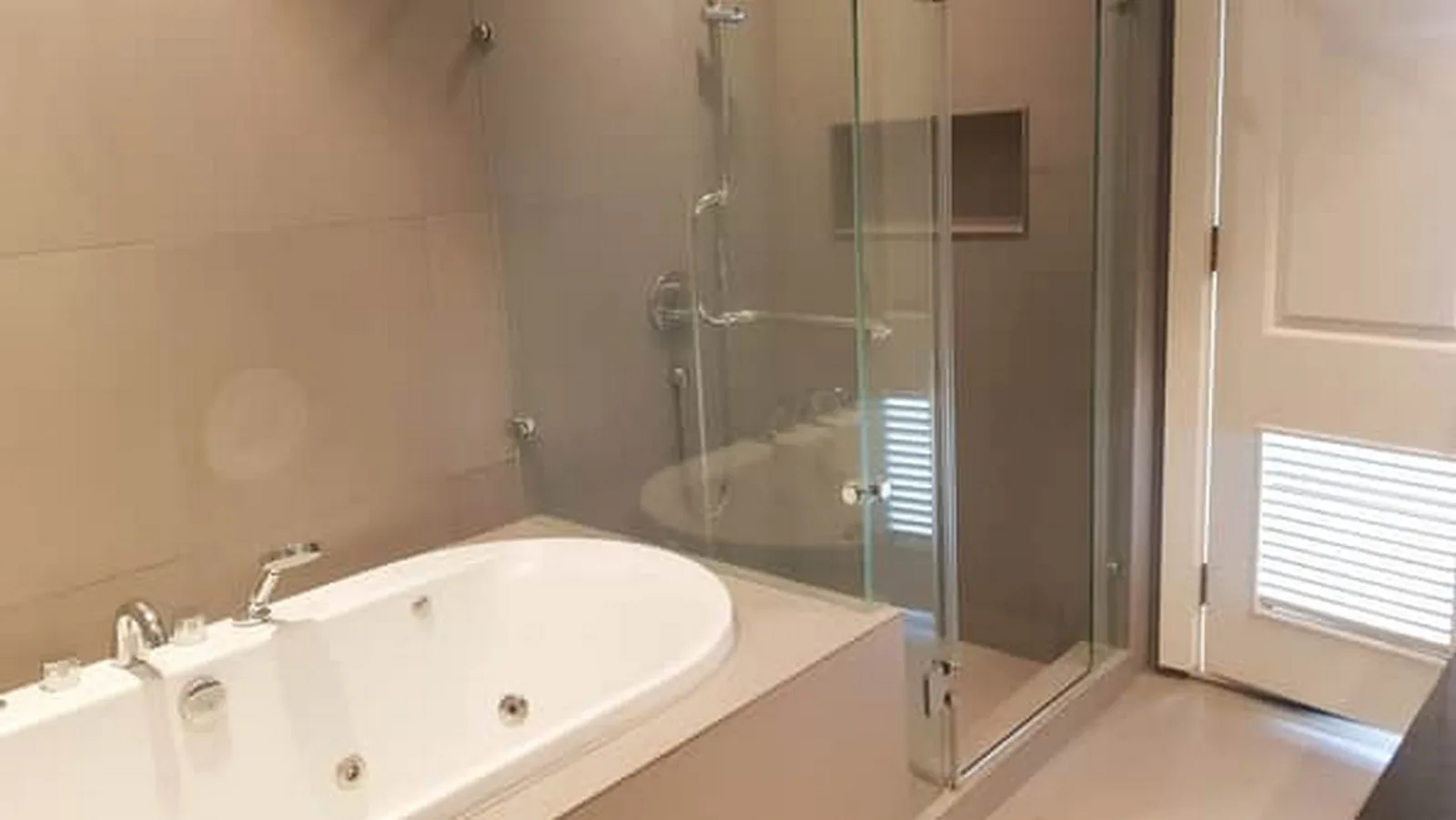 Athenee Residence — photo 8