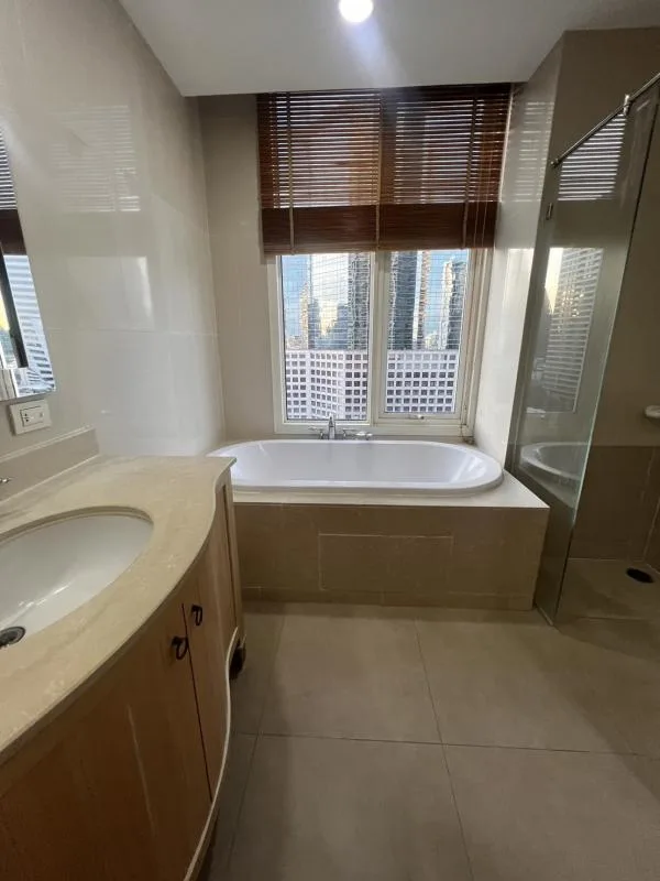 The Empire Place — photo 10