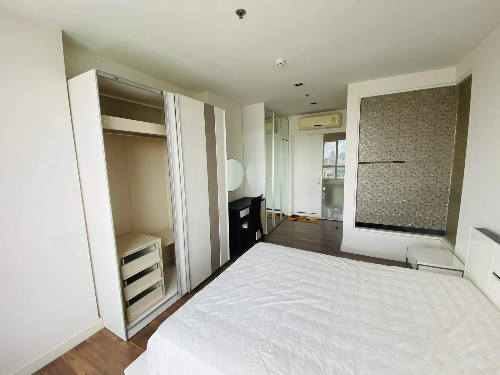 The Room Sathorn - Taksin — photo 3