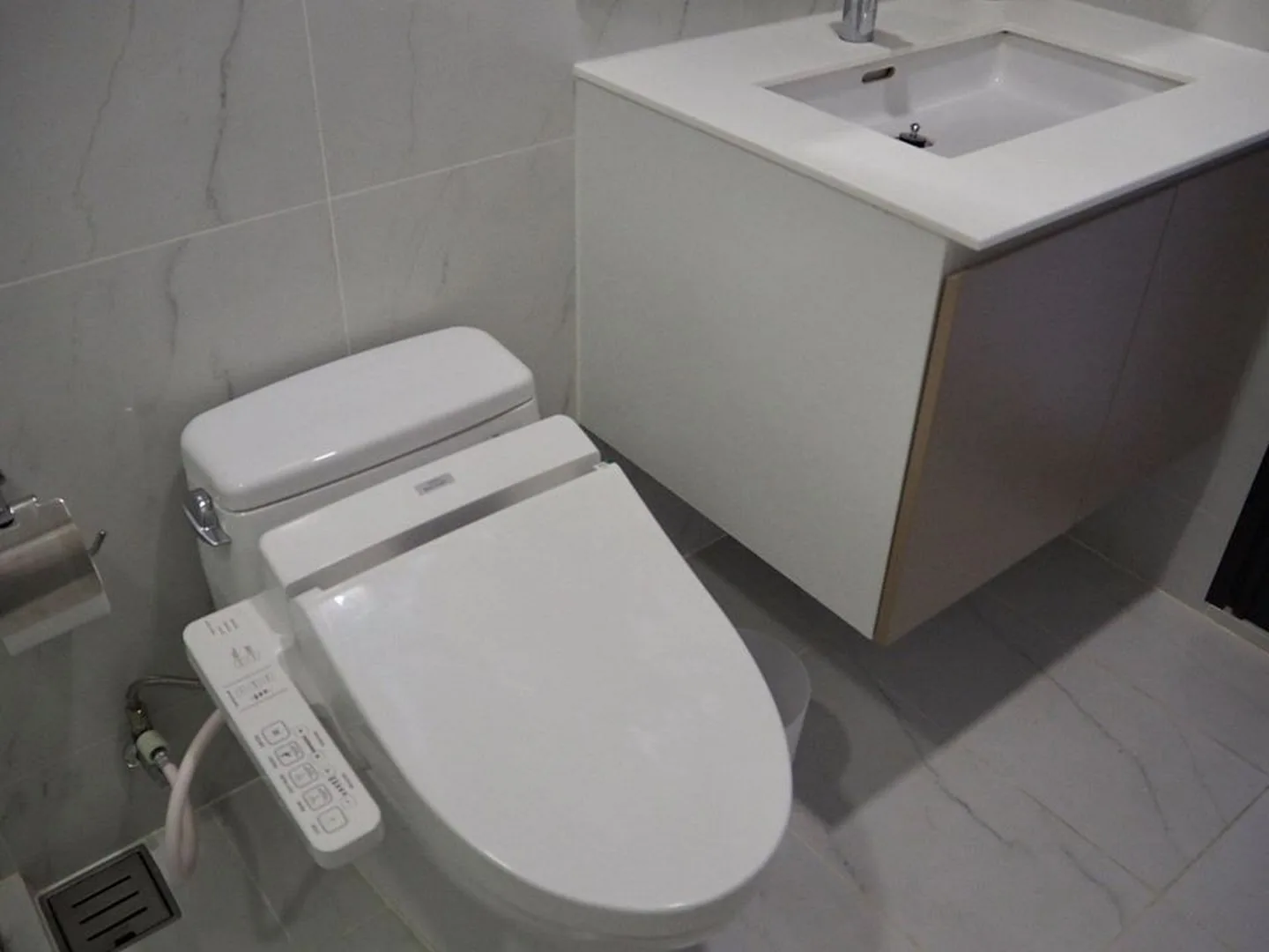 Chewathai Residence Asoke — photo 16