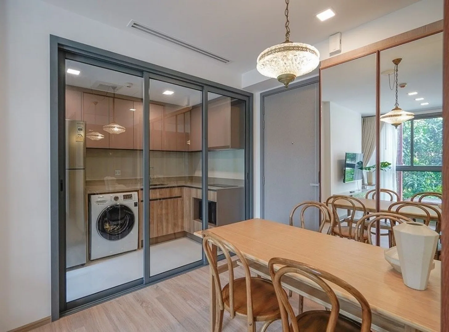 Taka Haus Ekamai 12 — photo 9
