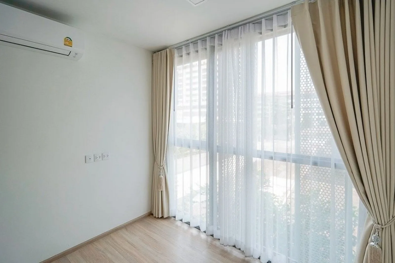 Taka Haus Ekamai 12 — photo 10