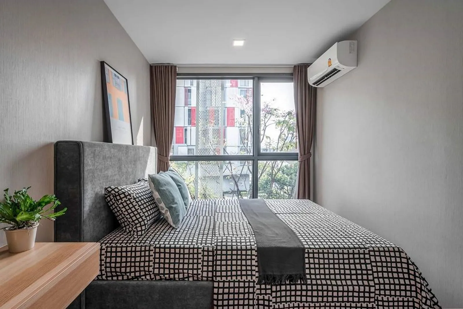 Taka Haus Ekamai 12 — photo 14