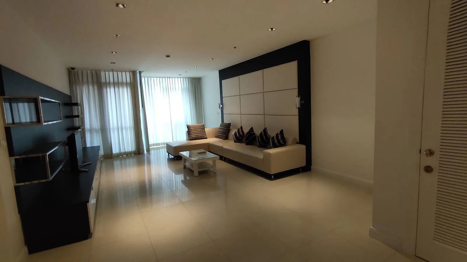 Athenee Residence — photo 5
