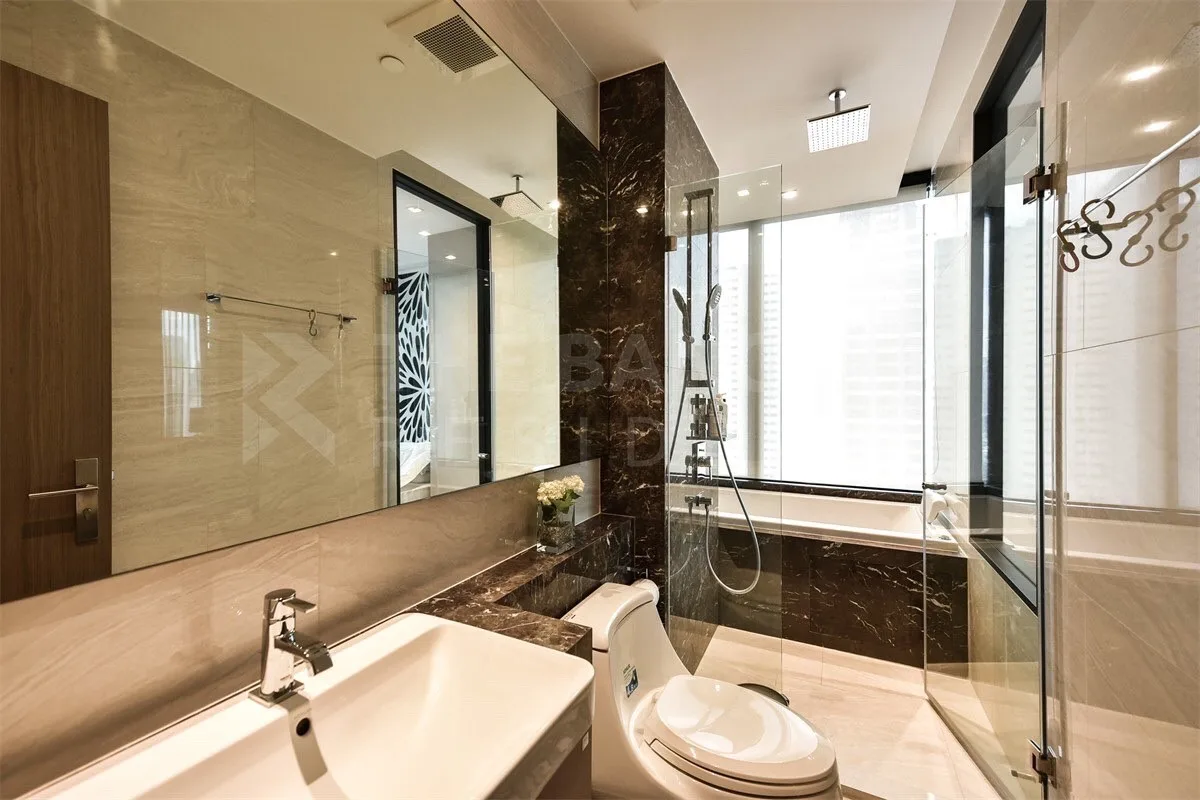 Ashton Silom — photo 15