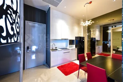 Ashton Silom