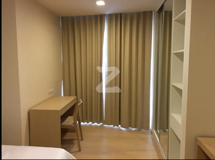 LIV@49 — photo 3