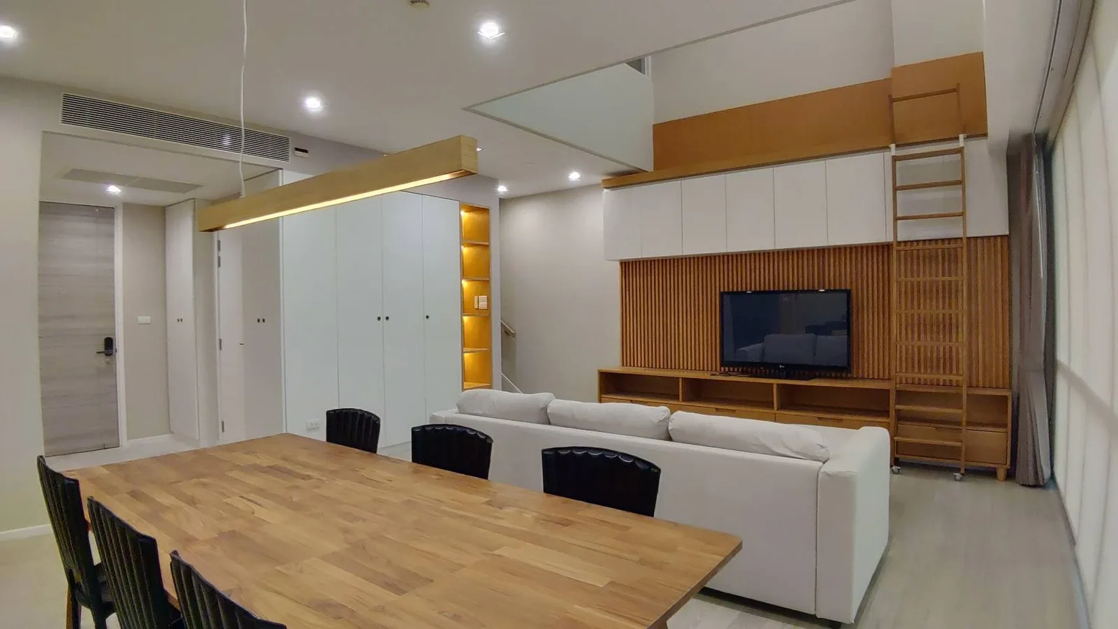The Room Sukhumvit 21 — photo 3