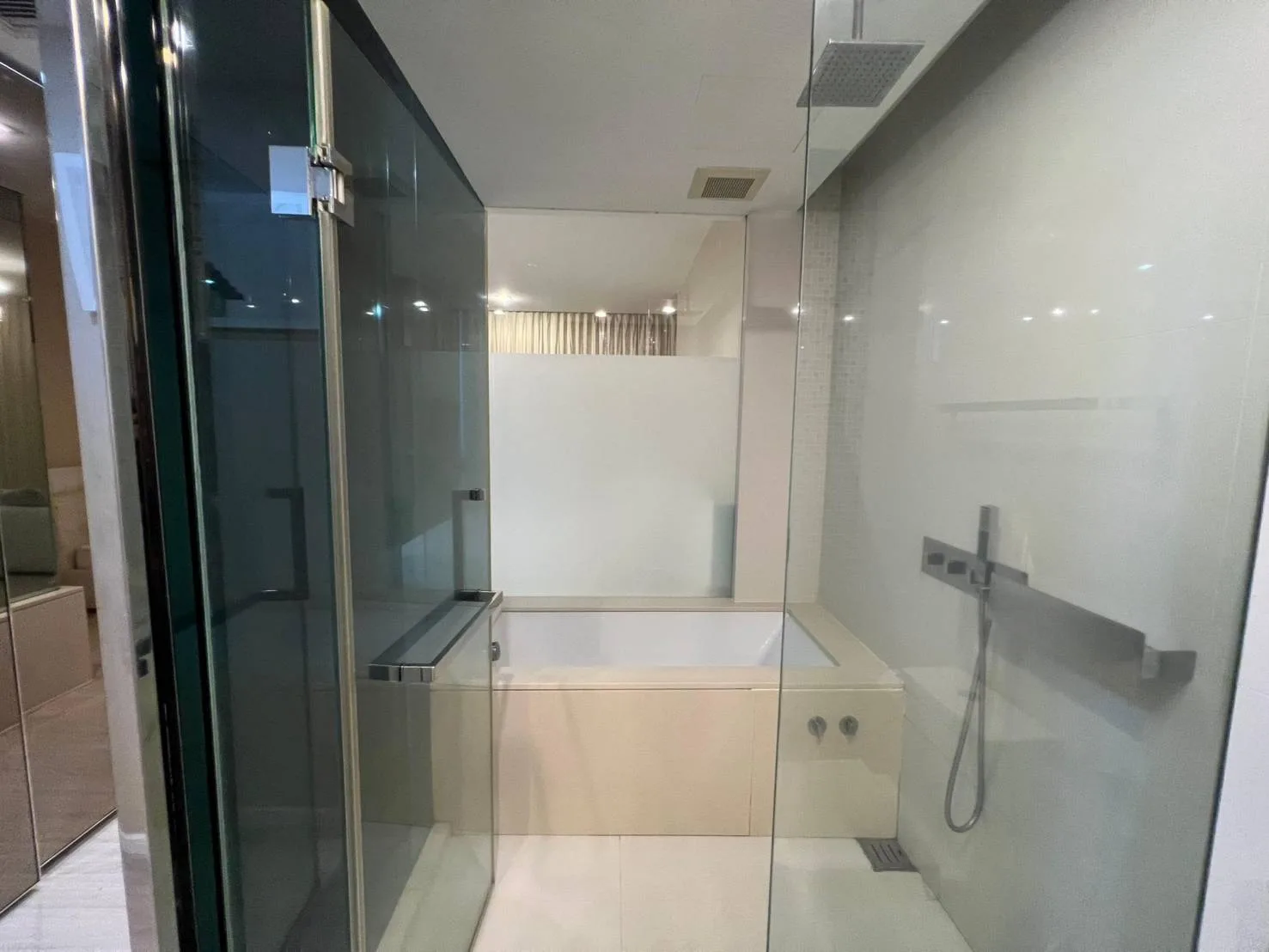 The Room Sukhumvit 21 — photo 5