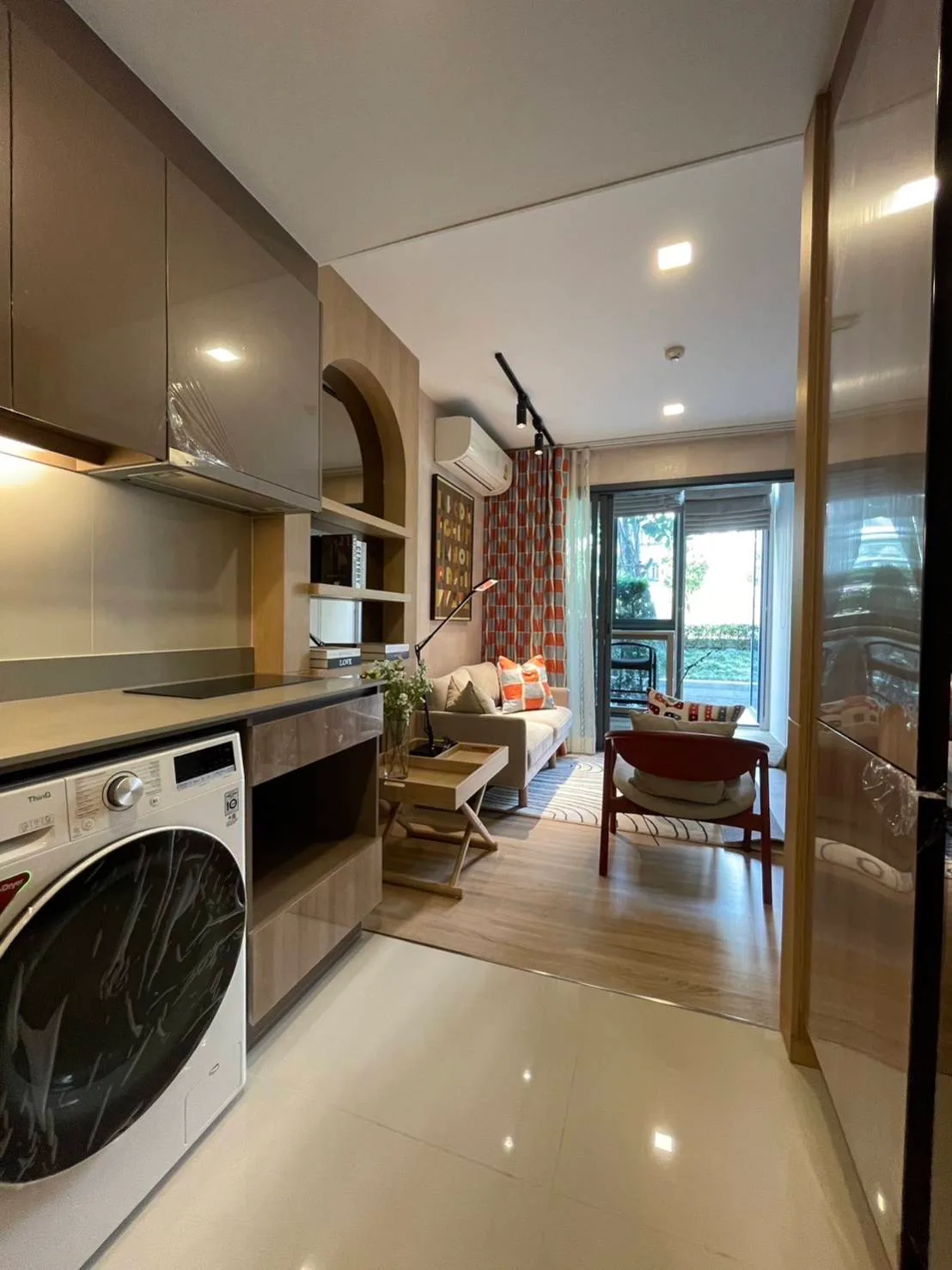 Taka Haus Ekamai 12 — photo 8