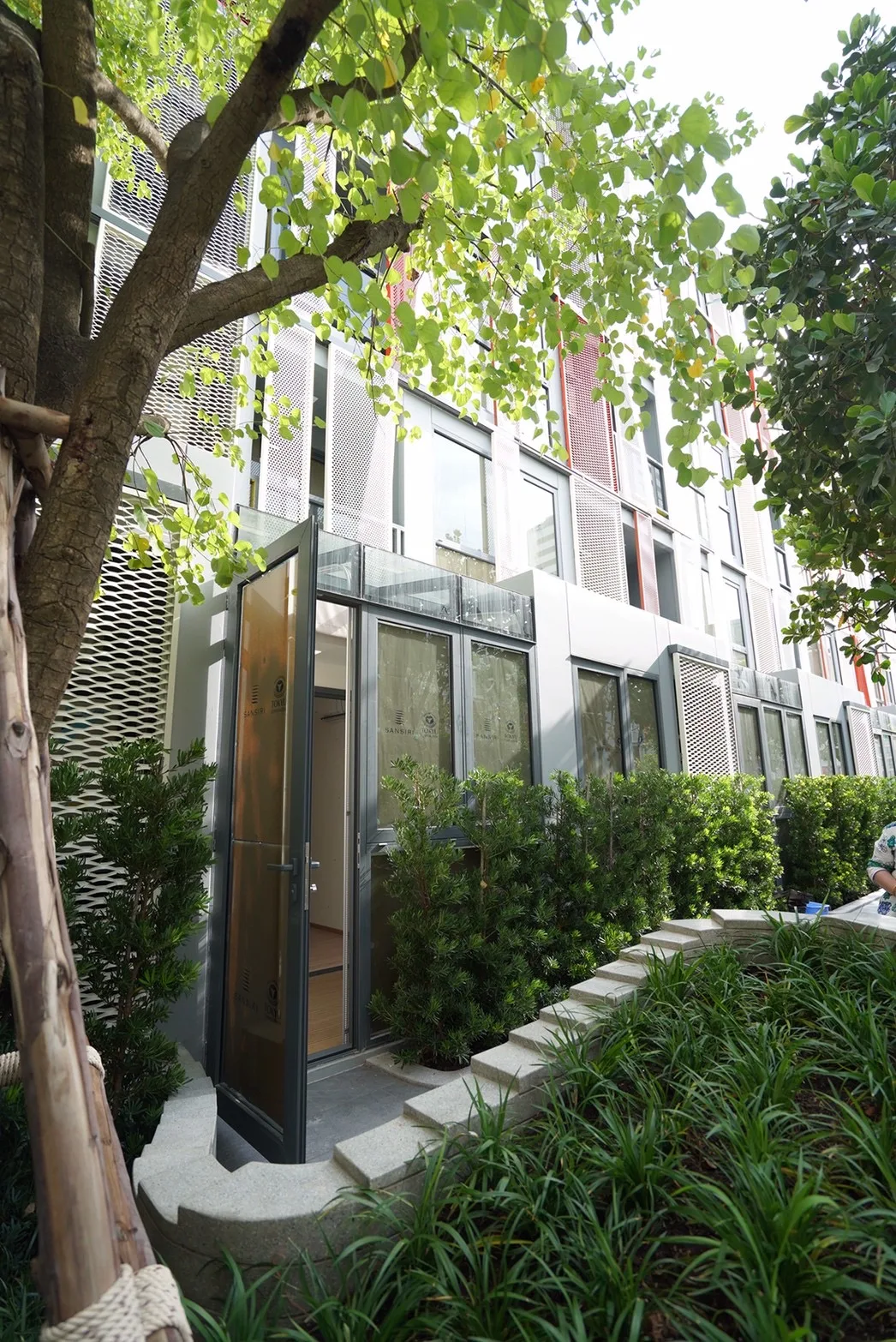 Taka Haus Ekamai 12 — photo 13