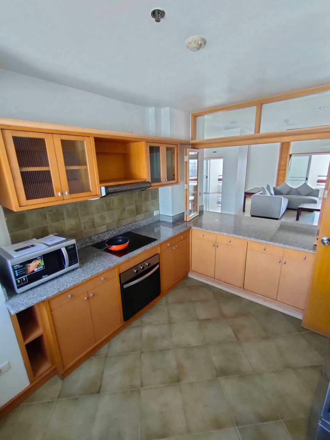 Esmeralda Apartments — photo 15