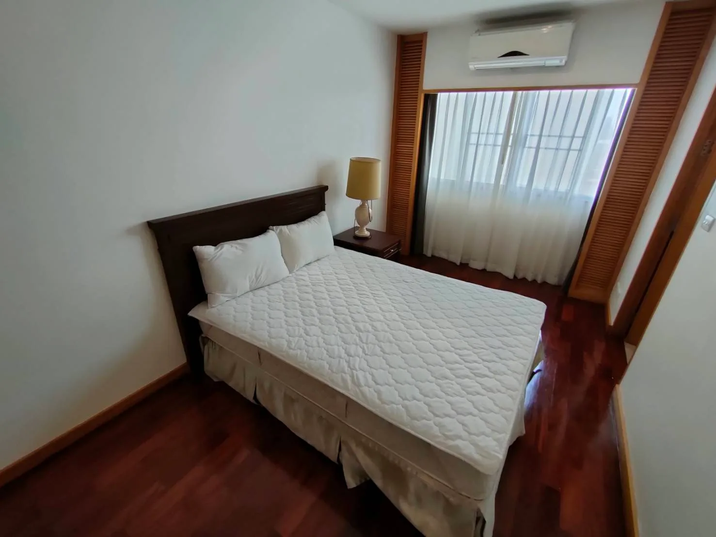 Esmeralda Apartments — photo 5