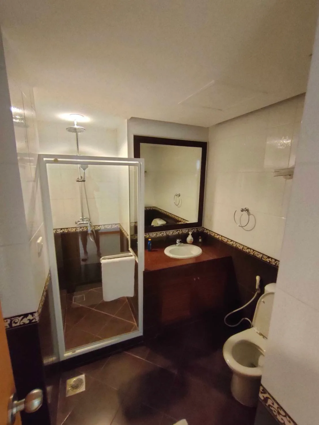 Esmeralda Apartments — photo 13