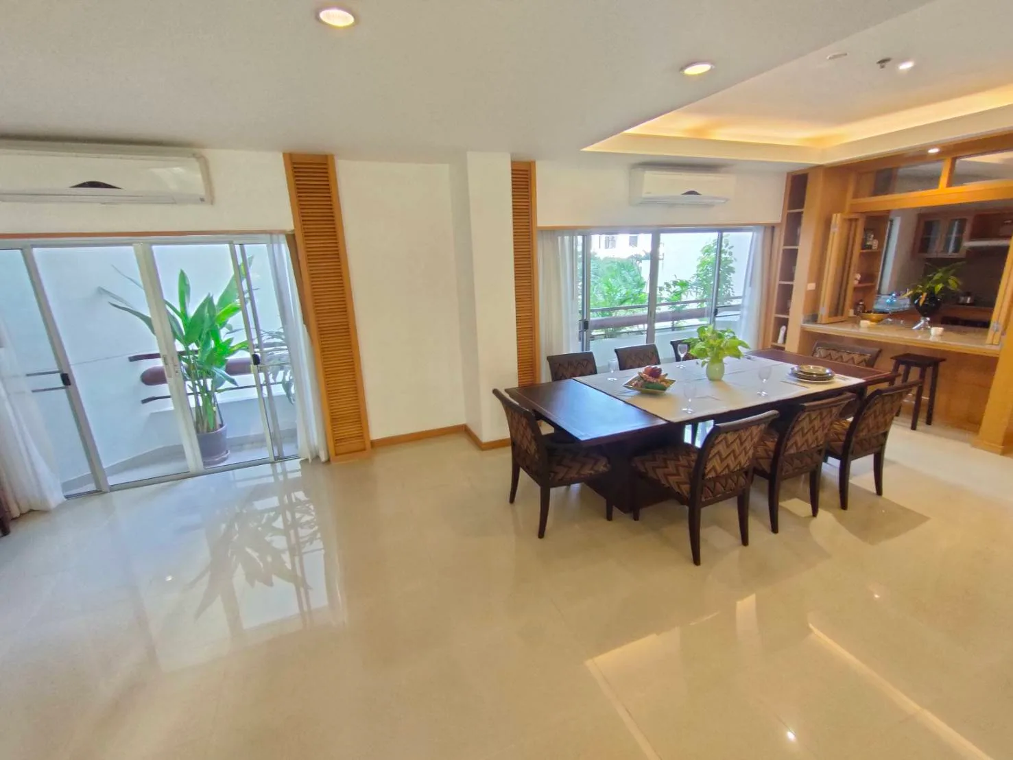 Esmeralda Apartments — photo 3