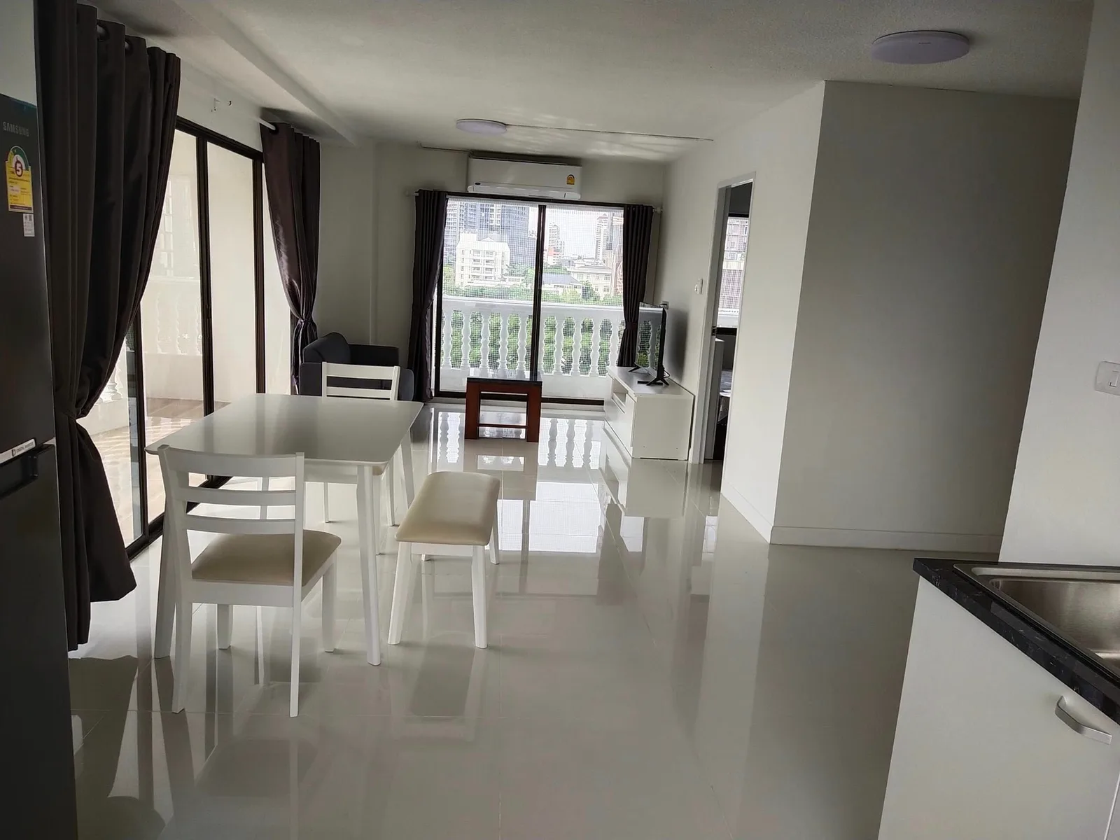 38 Mansion — photo 3
