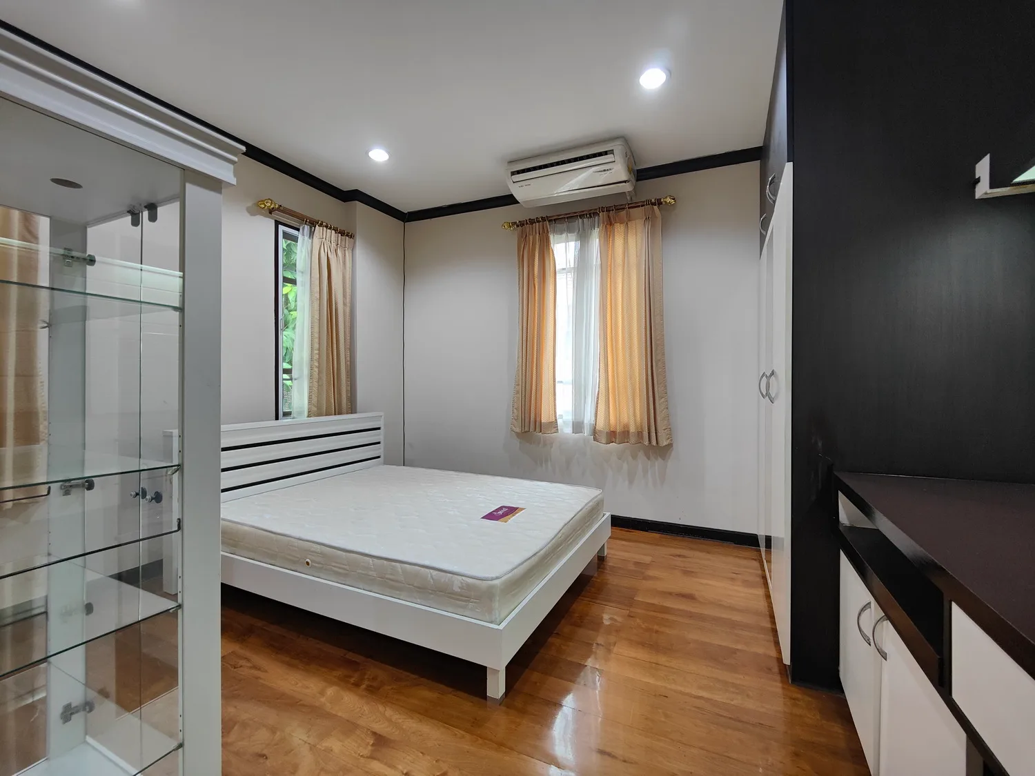 Single House Charoen Mit 25 — photo 11