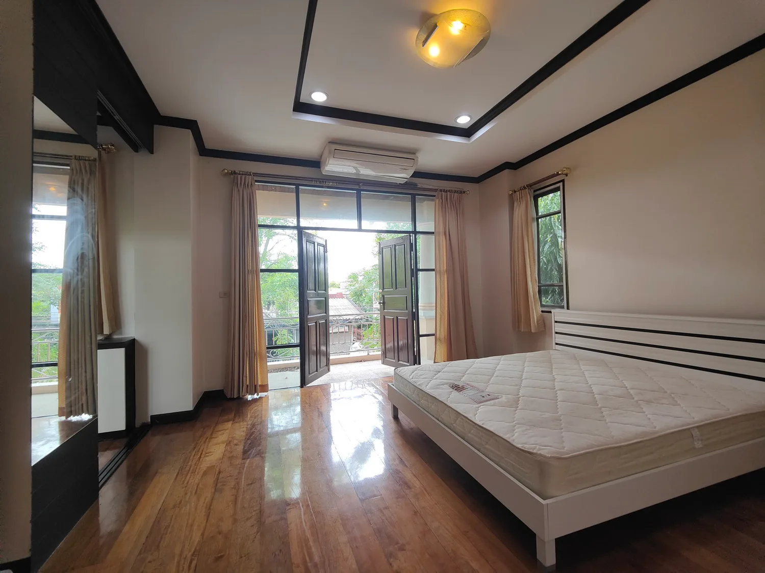 Single House Charoen Mit 25 — photo 13