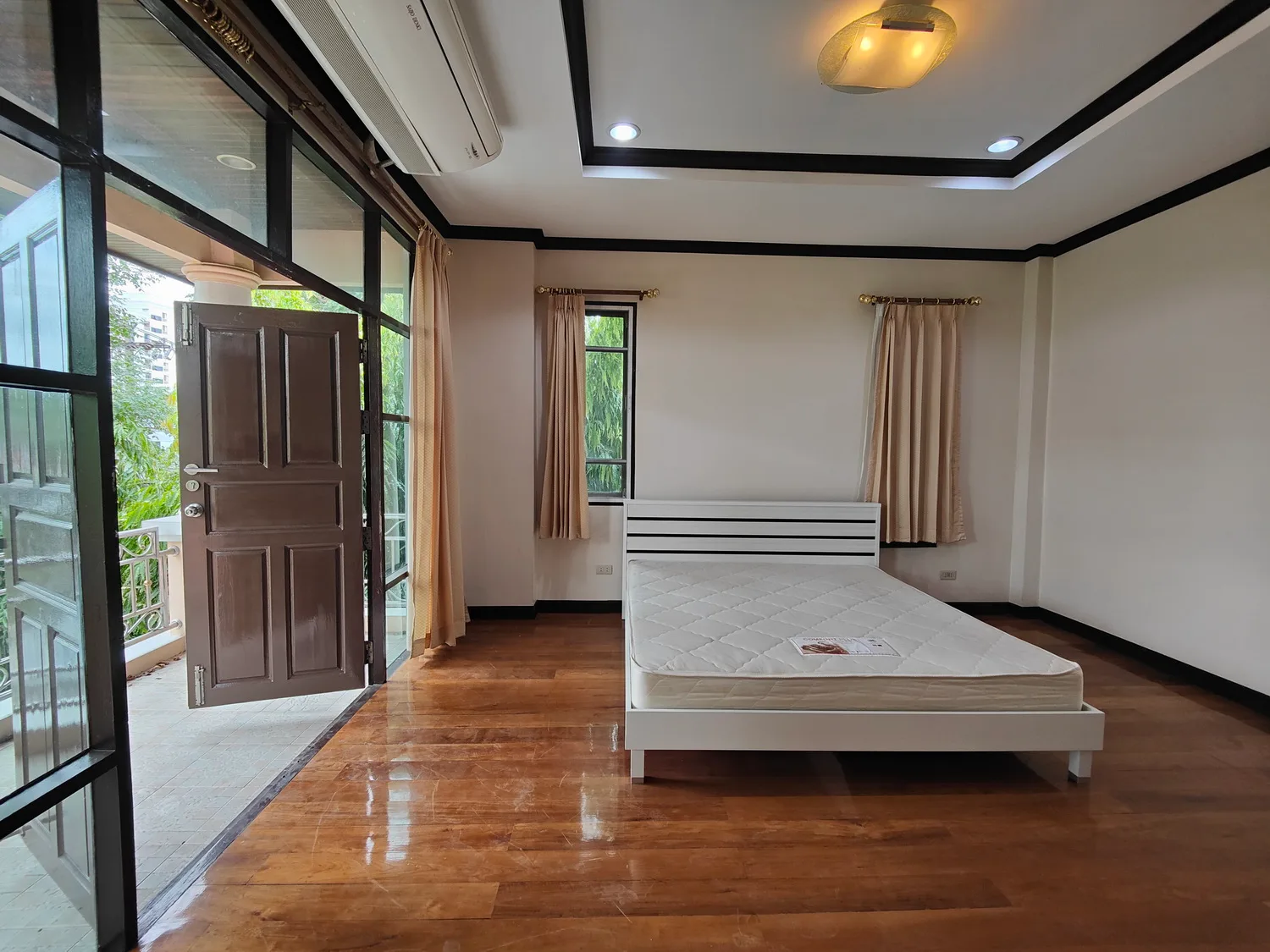 Single House Charoen Mit 25 — photo 14