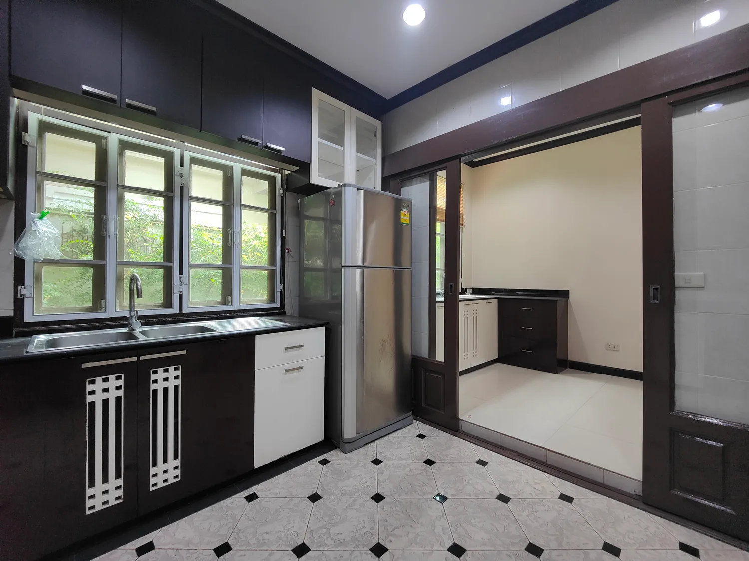 Single House Charoen Mit 25 — photo 9