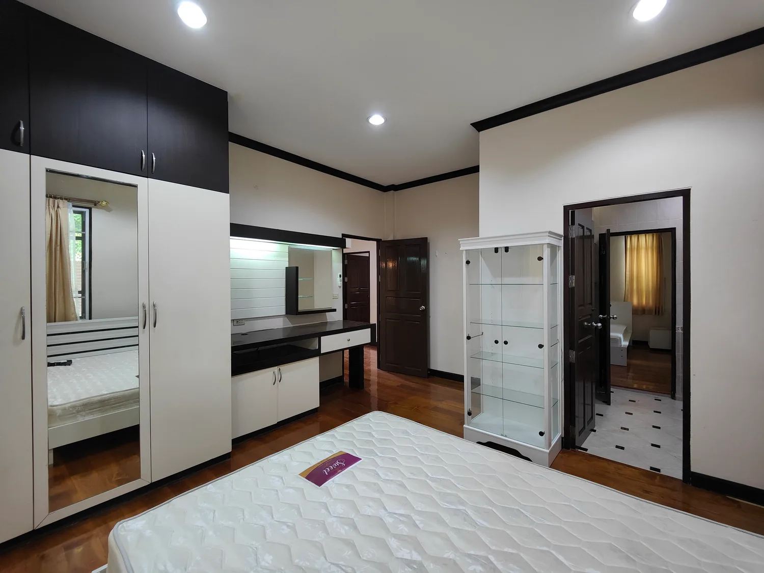 Single House Charoen Mit 25 — photo 10