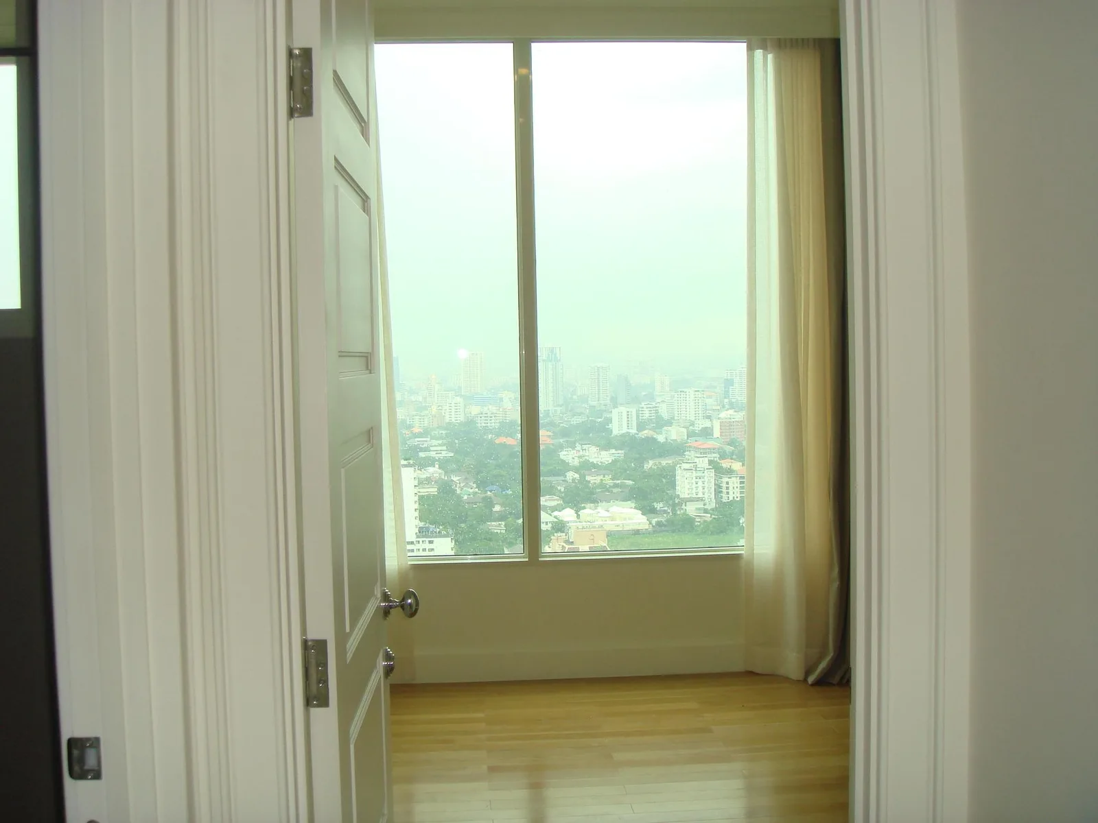 Royce Private Residences — photo 5