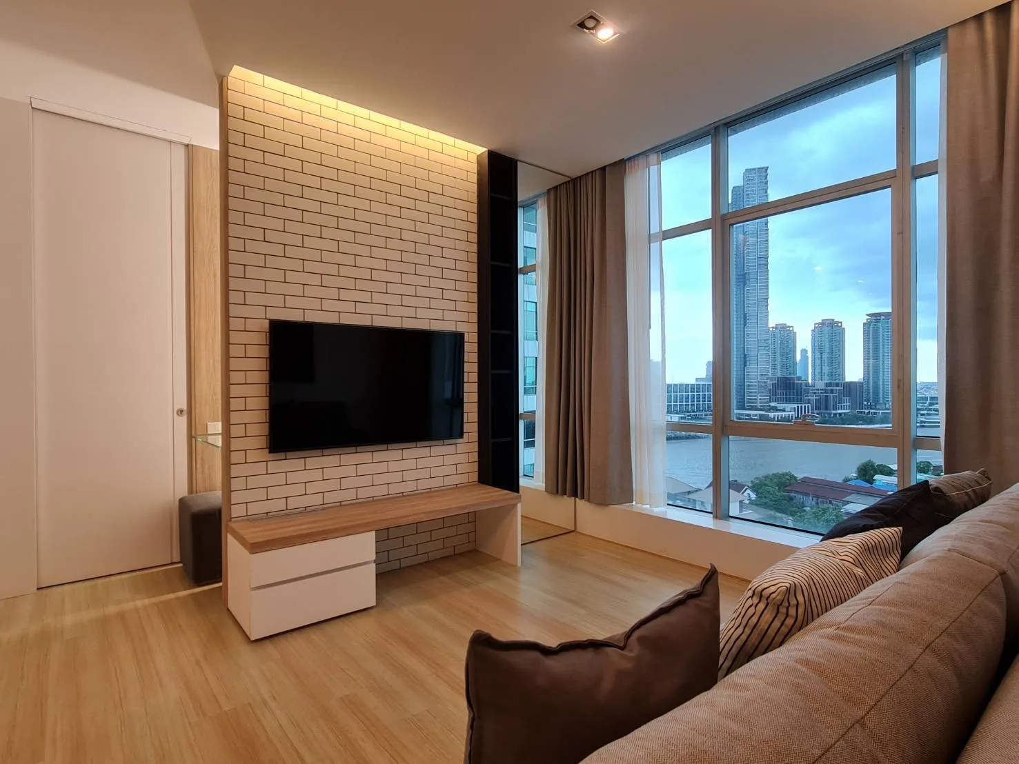 Baan Sathorn Chaopraya — photo 1