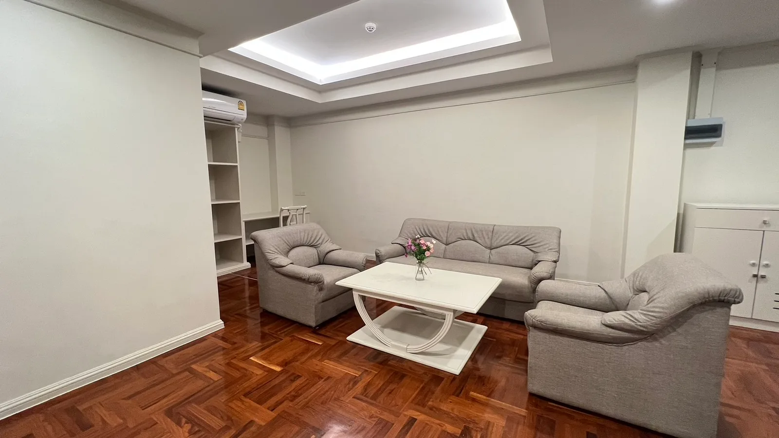 M Tower Apartment — photo 2