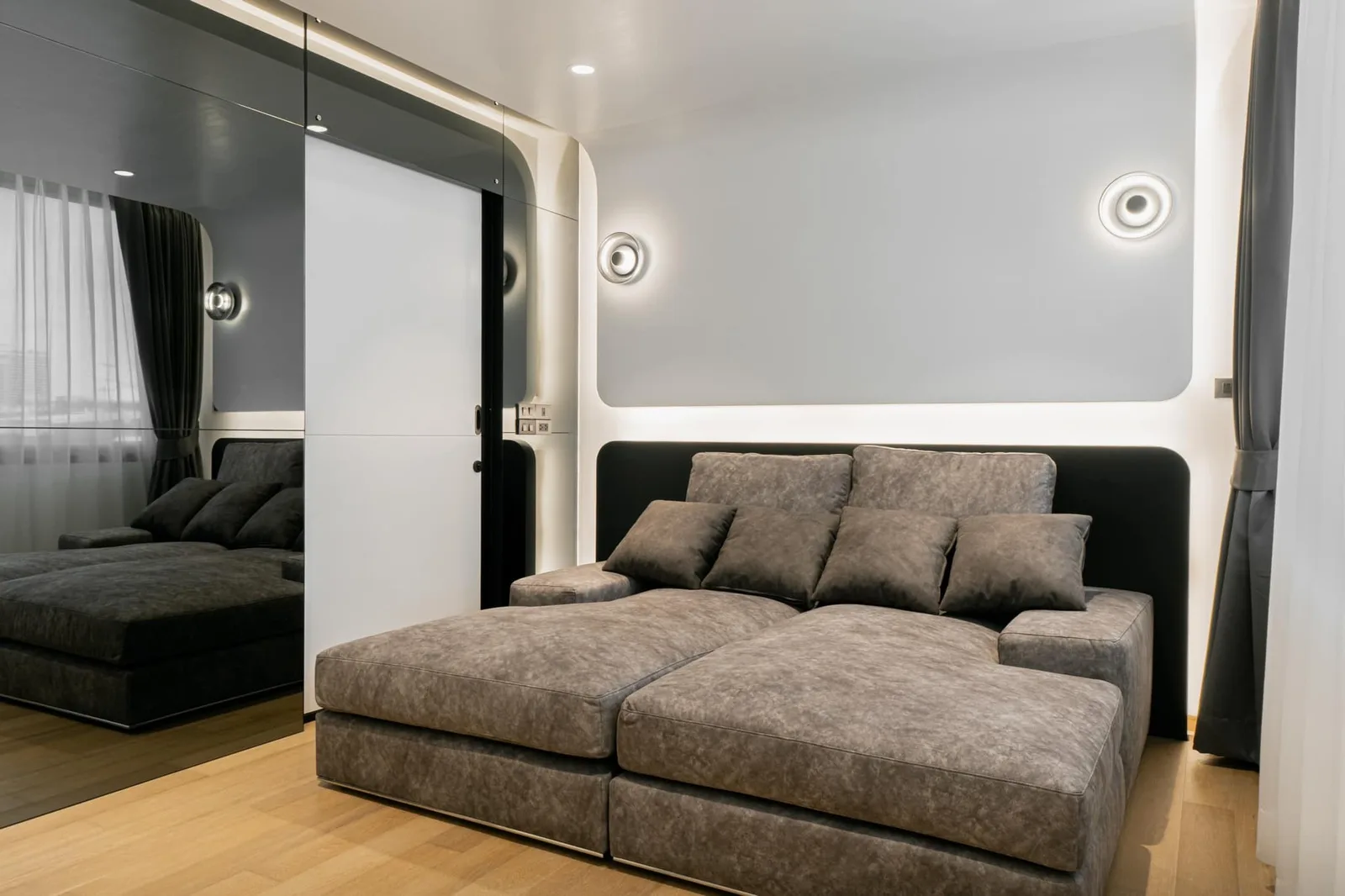 The Luxury Home — photo 11