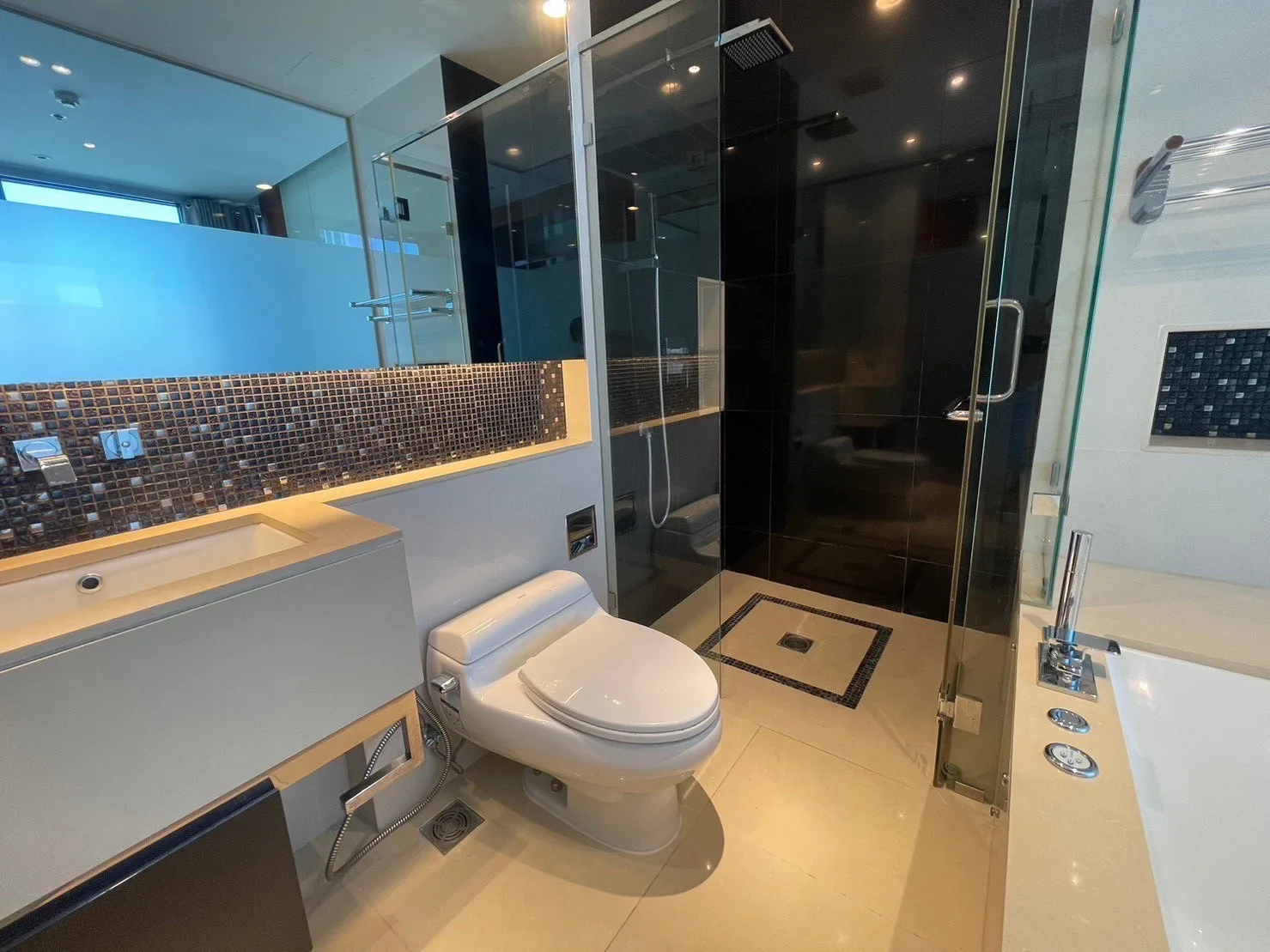 The Address Sukhumvit 28 — photo 11