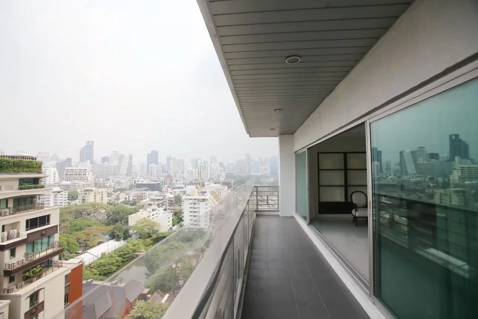 Royal Residence Park — photo 13