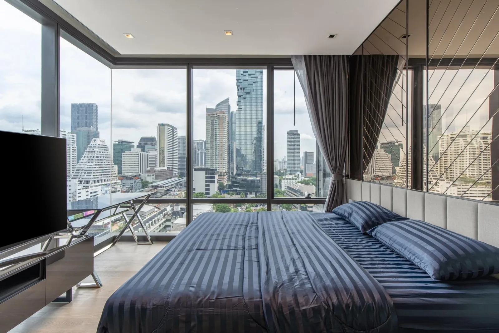 Ashton Silom — photo 11
