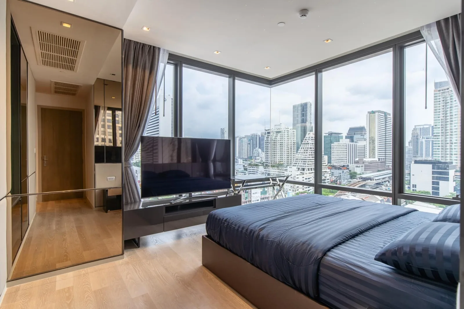 Ashton Silom — photo 12