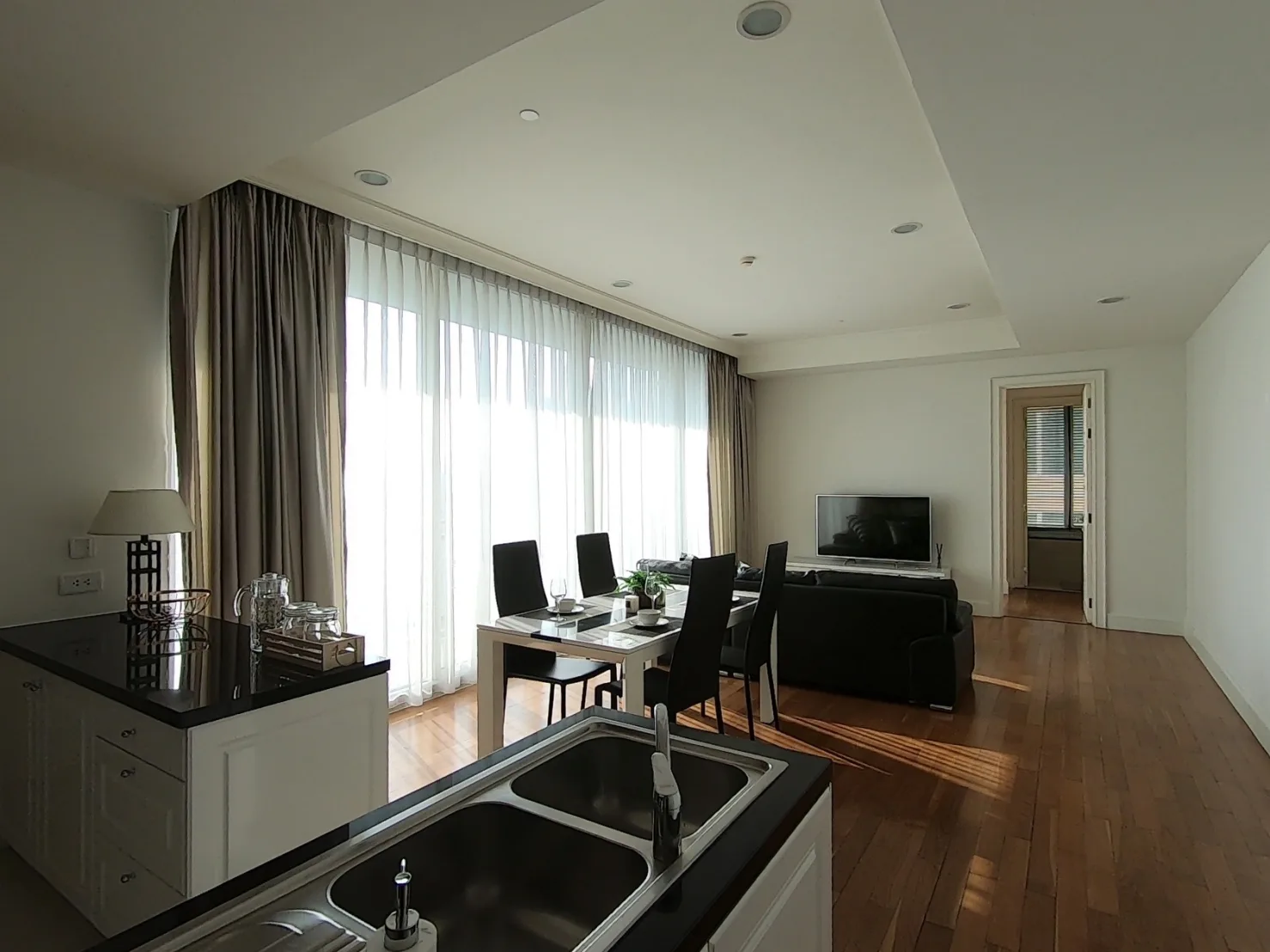 Royce Private Residences — photo 5