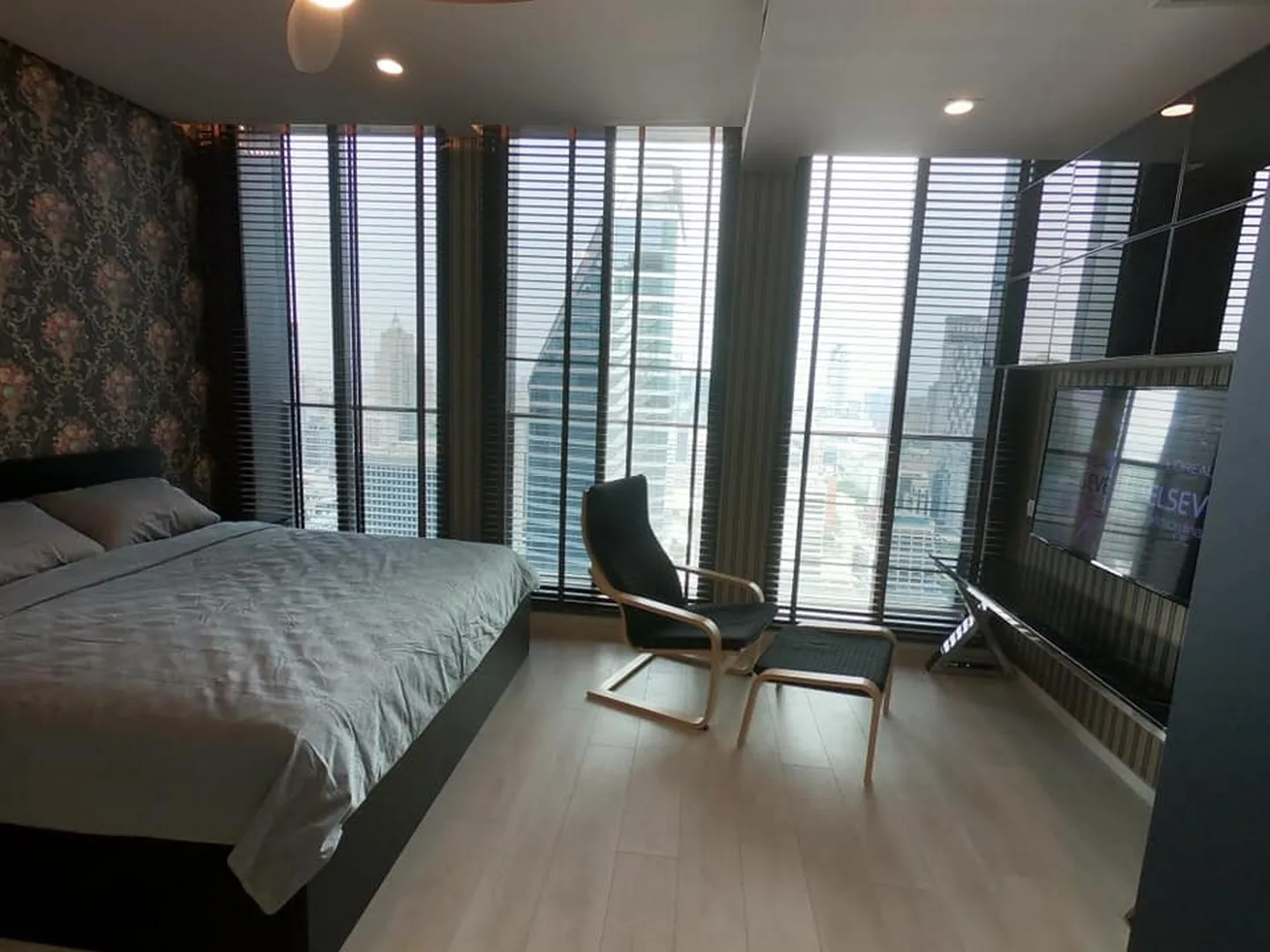 Noble Ploenchit — photo 16