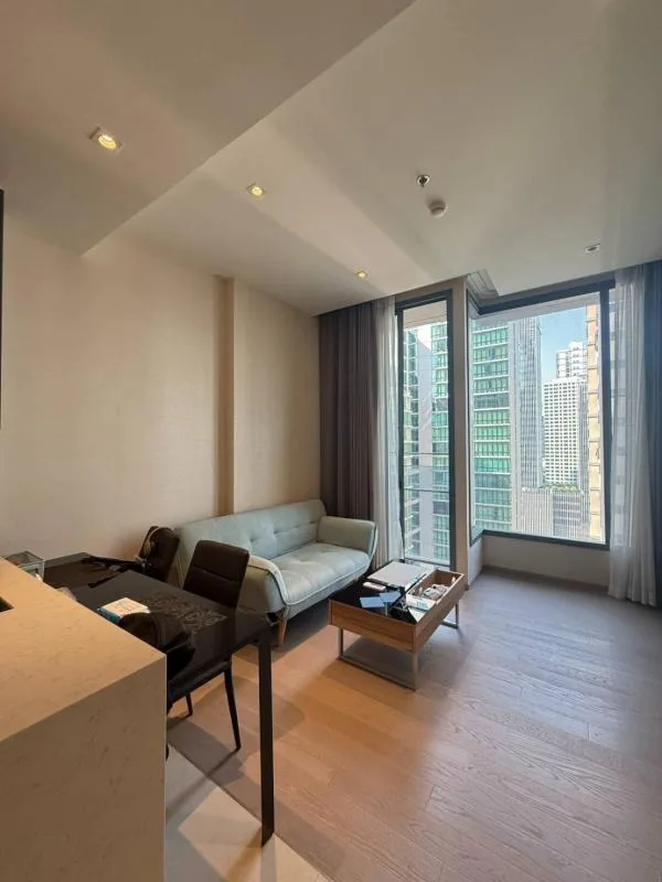 The Esse Asoke — photo 2