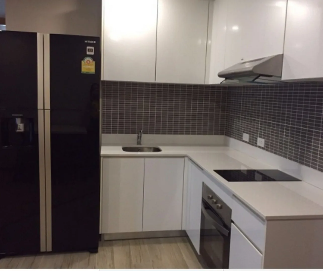 D'Rouvre Condominium — photo 2