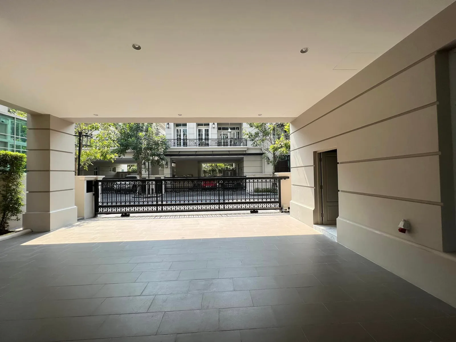 Welton University, Rama 3 — photo 9