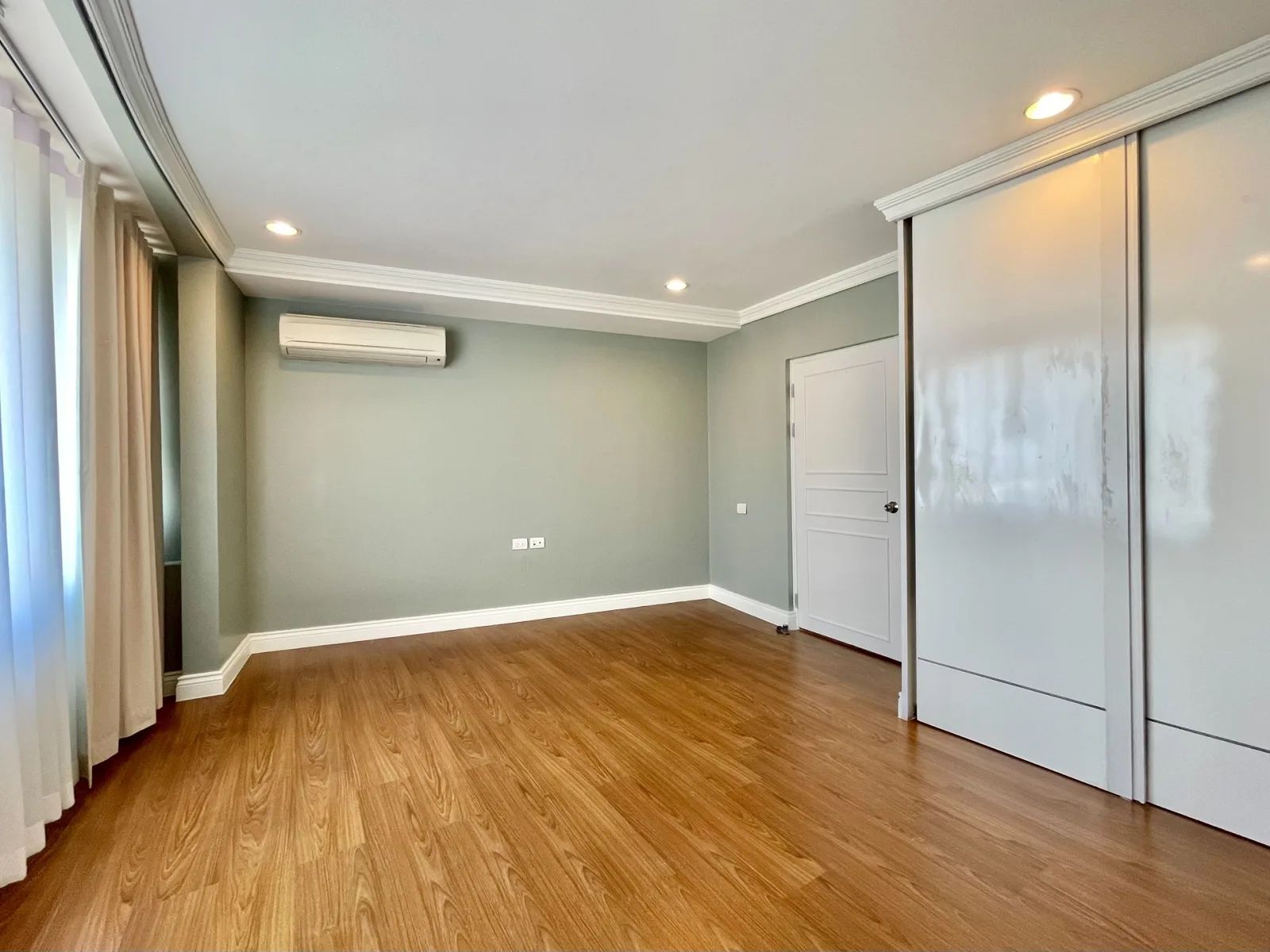 Supakarn Condominium — photo 14