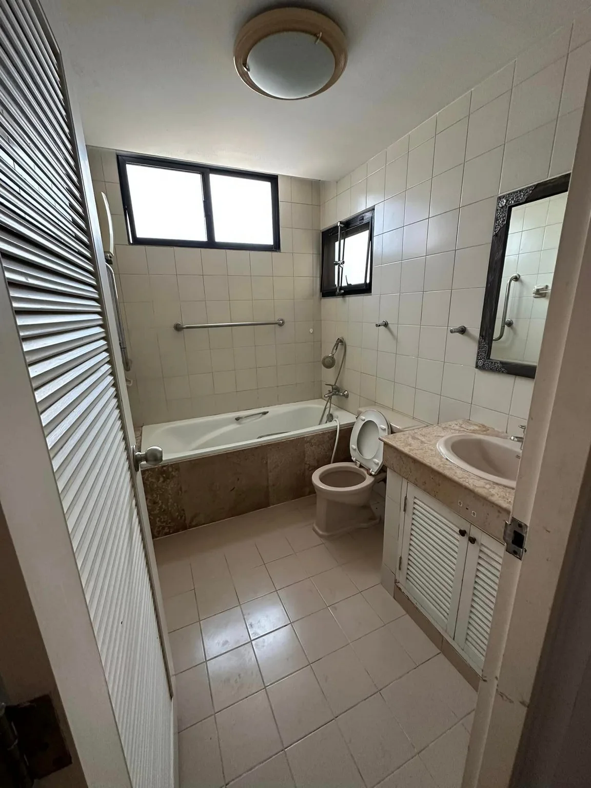 Saladaeng Executive — photo 7