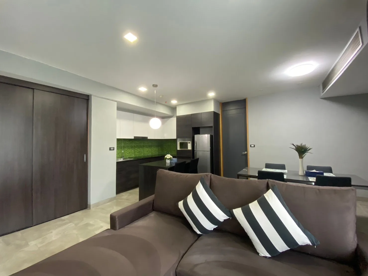 Quad Sukhumvit 36 Serviced Apartment — photo 2