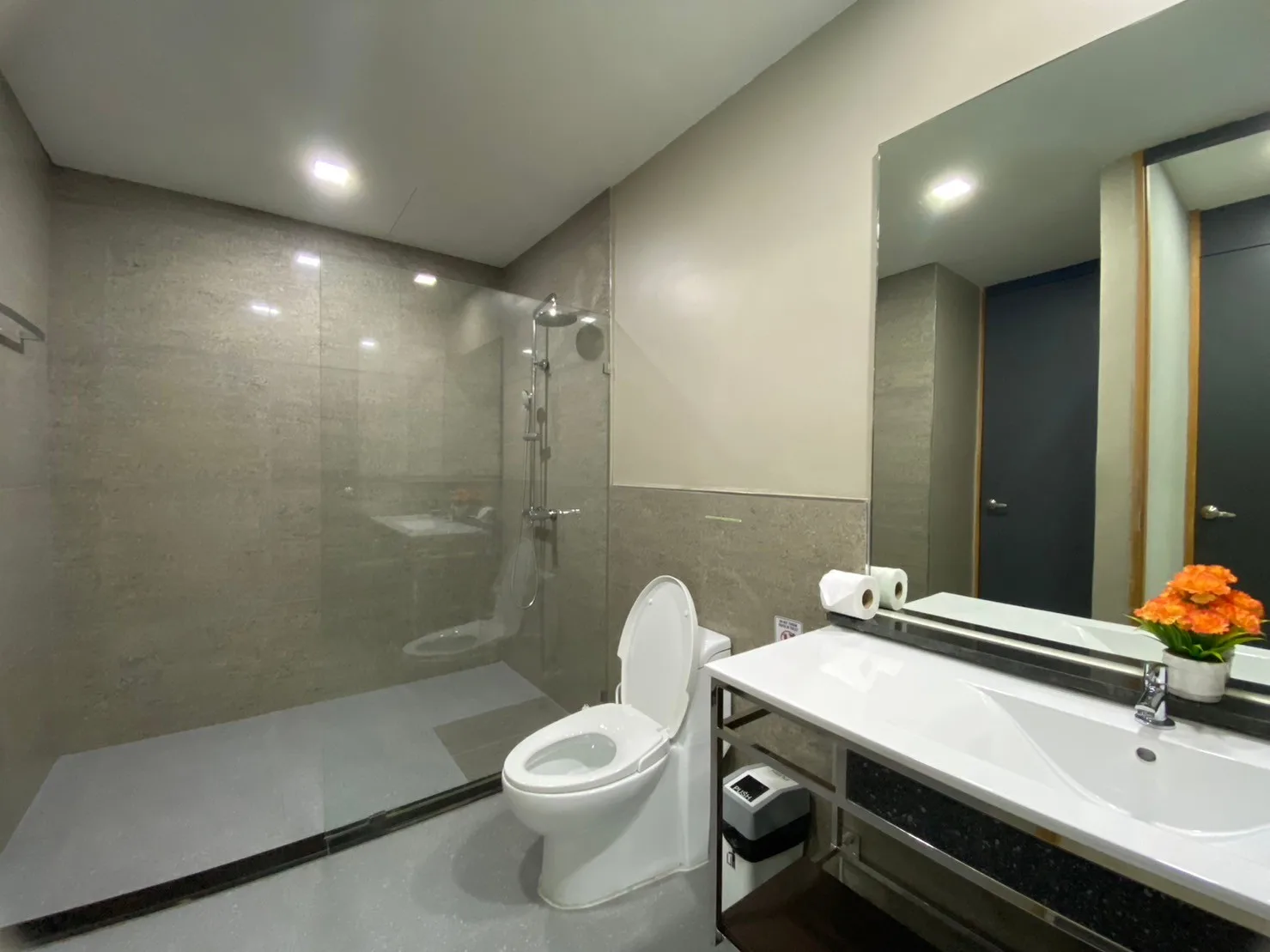 Quad Sukhumvit 36 Serviced Apartment — photo 12
