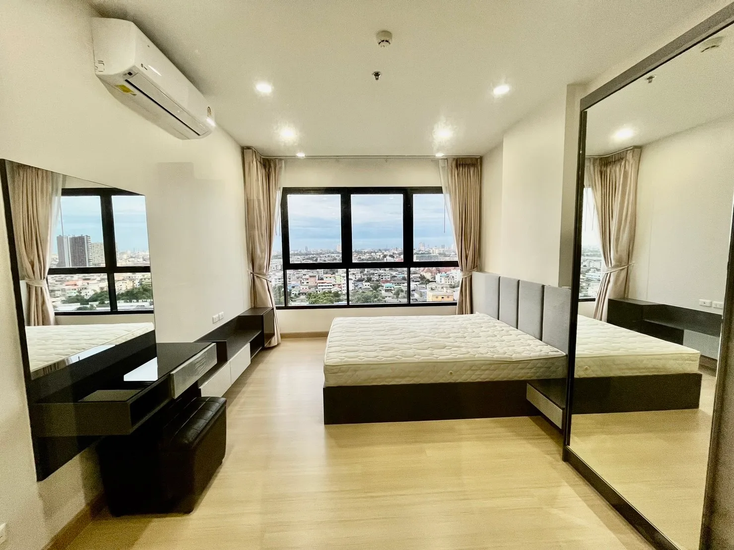 Supalai Loft Yaek Fai Chai Station — photo 3