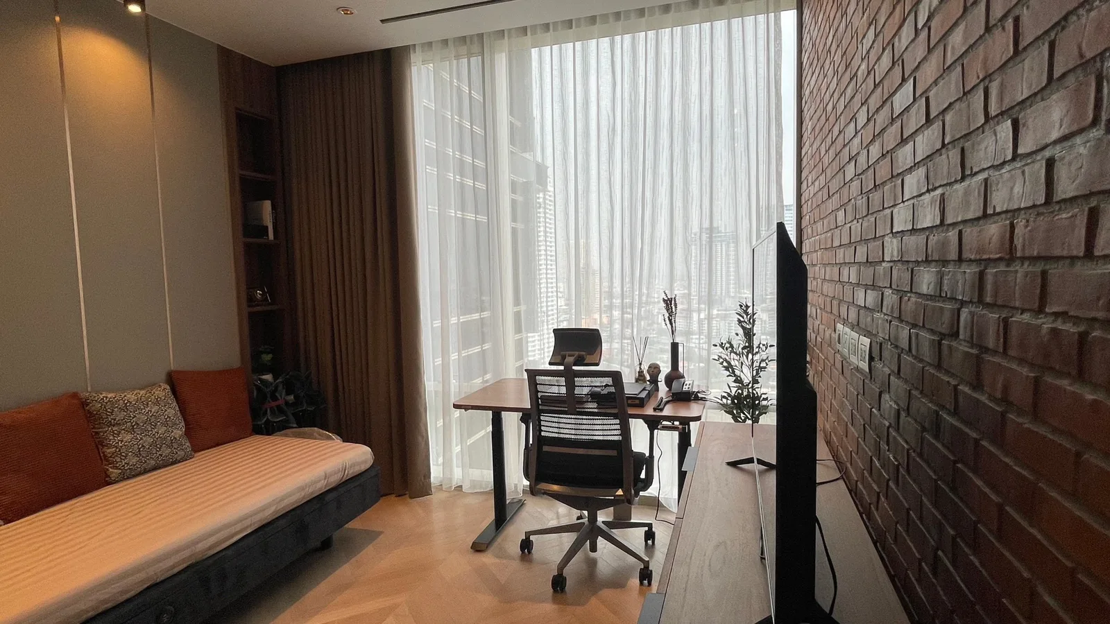 Four Seasons Private Residences Bangkok — photo 2